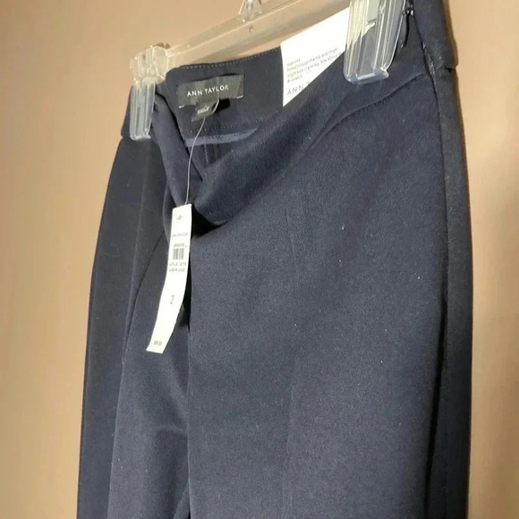NWT Ann Taylor The Kick Crop Navy Pants - Picture 4 of 6
